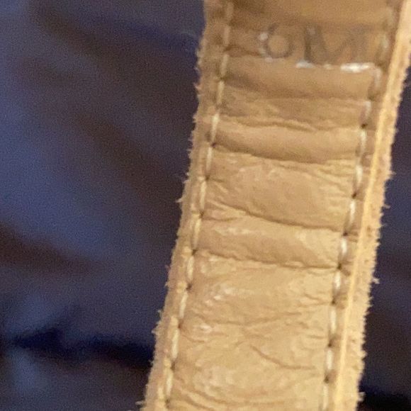 Size 6 M wedged Heels Color: tan - Picture 7 of 9